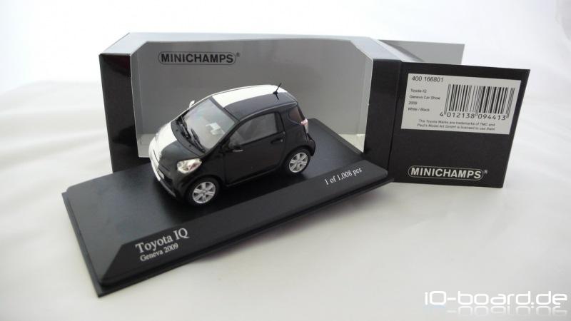 iQ-Modell black/white GENEVA CAR SHOW