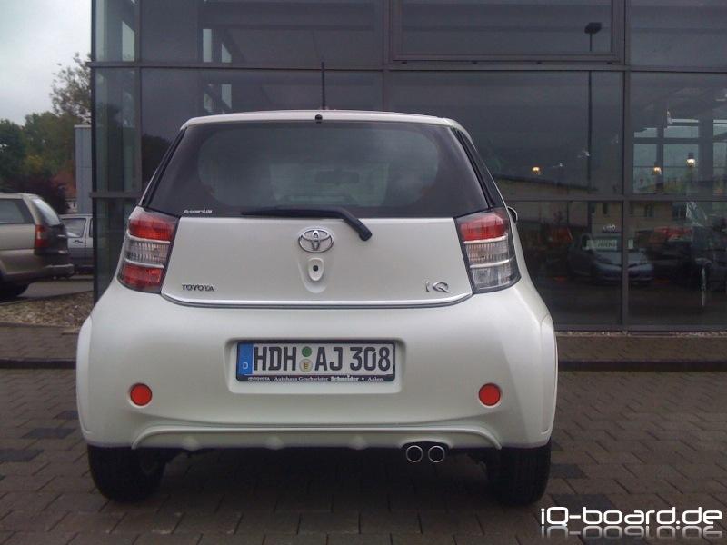 iQ Heckschürze mit Auspuffblende 3.JPG.