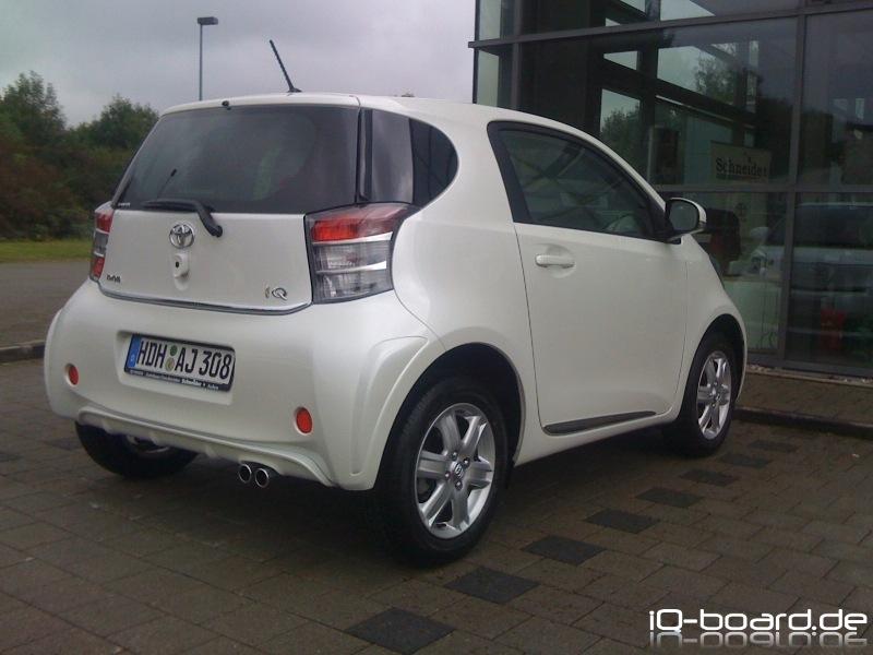 iQ Heckschürze mit Auspuffblende 1.