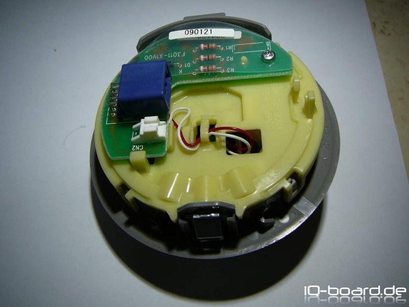 Zurück ins Gehäuse.