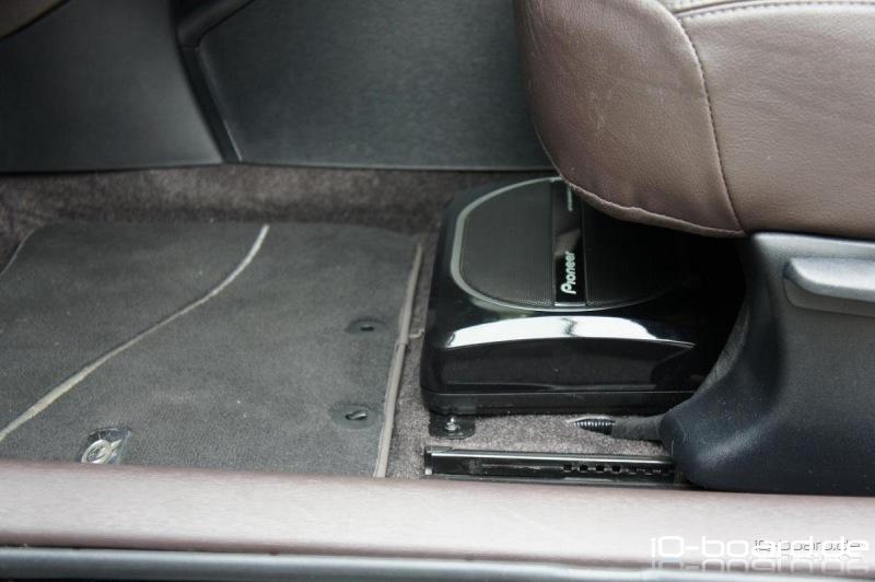 Pioneer TS-WX110A unter Sitz