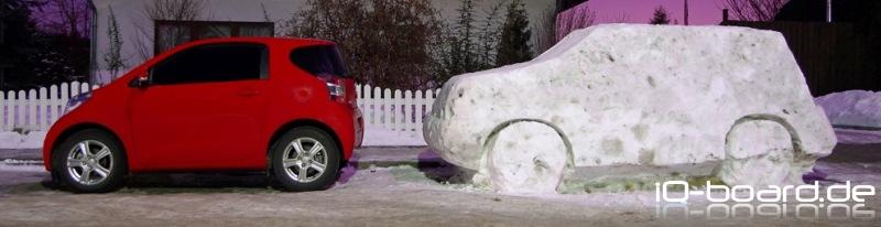 Toyota IQ vs. SUV aus Eis