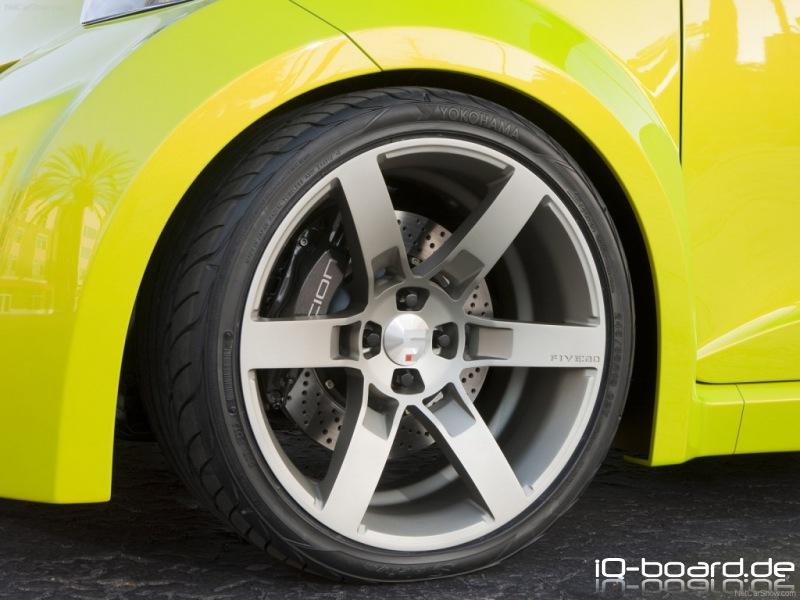 2011-Toyota-Scion-iQ-Concept-Front-Wheel-Sporty-1024x768