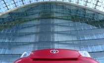 Toyota IQ vor dem Berliner Bogen in Hamburg